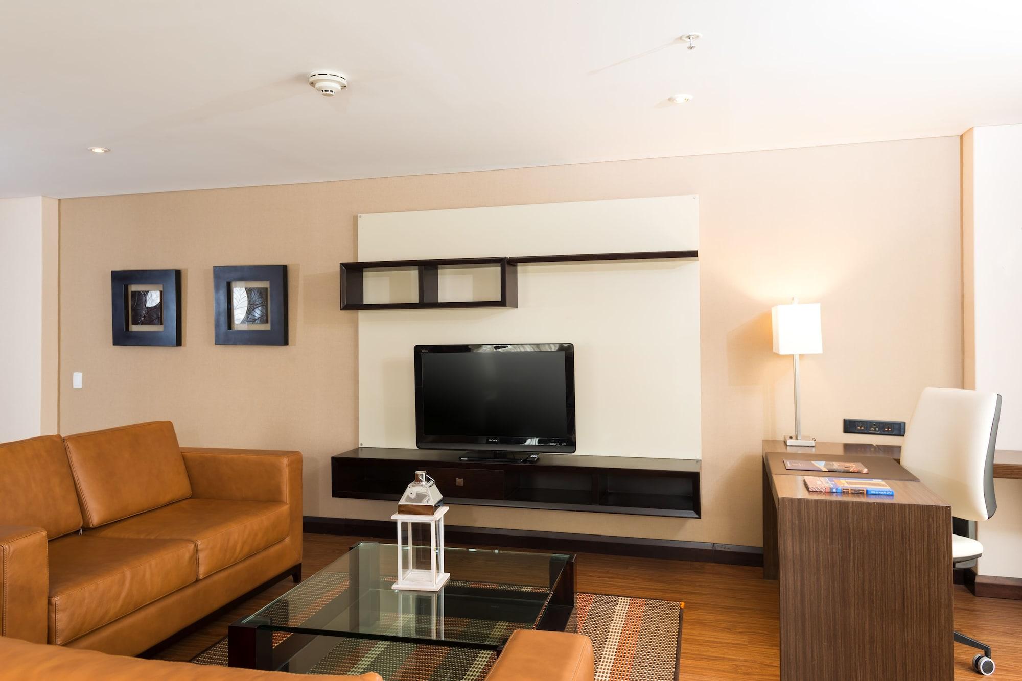 Casa Dann Carlton Hotel & Spa Bogota Exterior photo A living room in a hotel